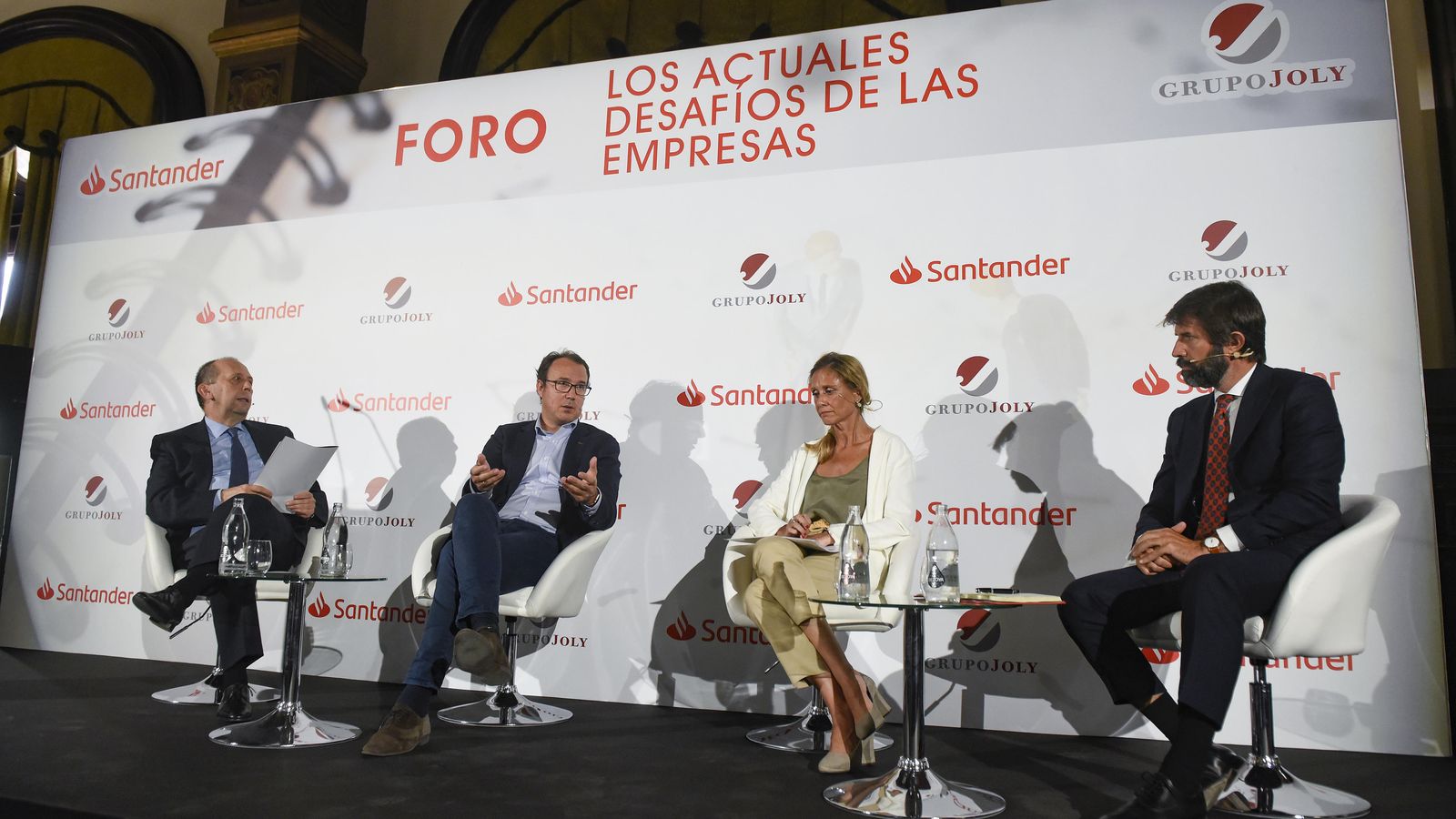 De izquierda a derecha: José Antonio Carrizosa, Andrés Pereda, Isabel Puig y Asier González Linaza, durante la mesa redonda.