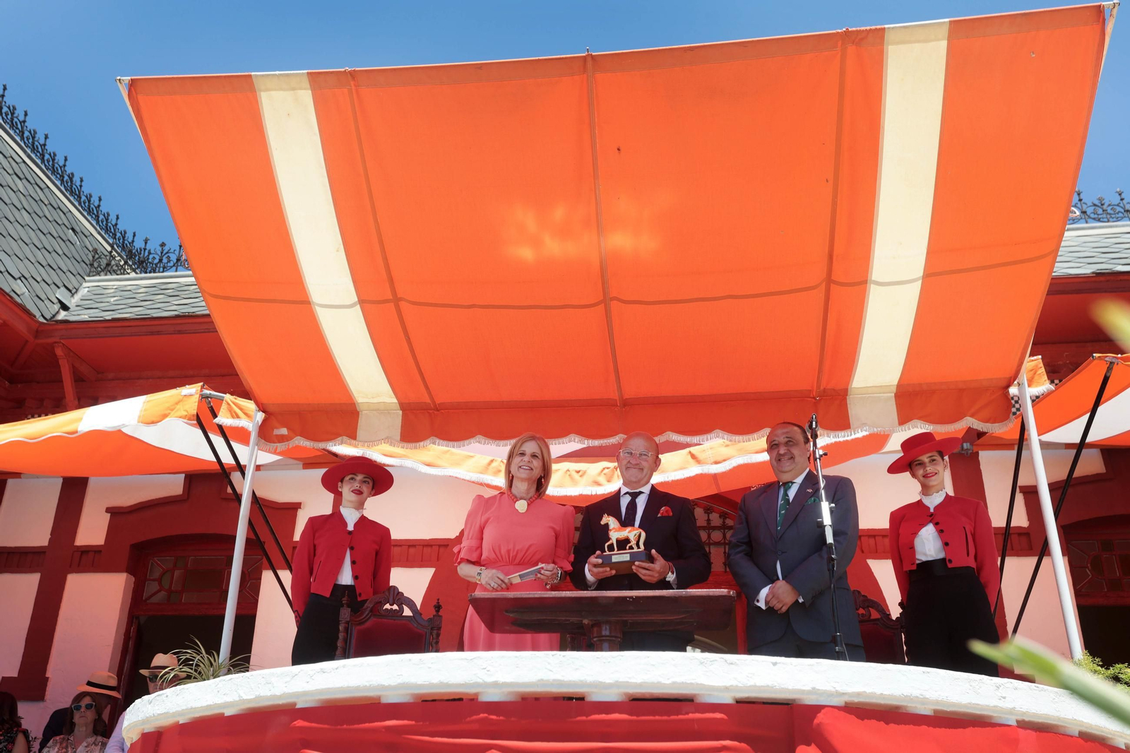 Entrega del Caballo de Oro Jerez 2024 a Francisco Dorante
