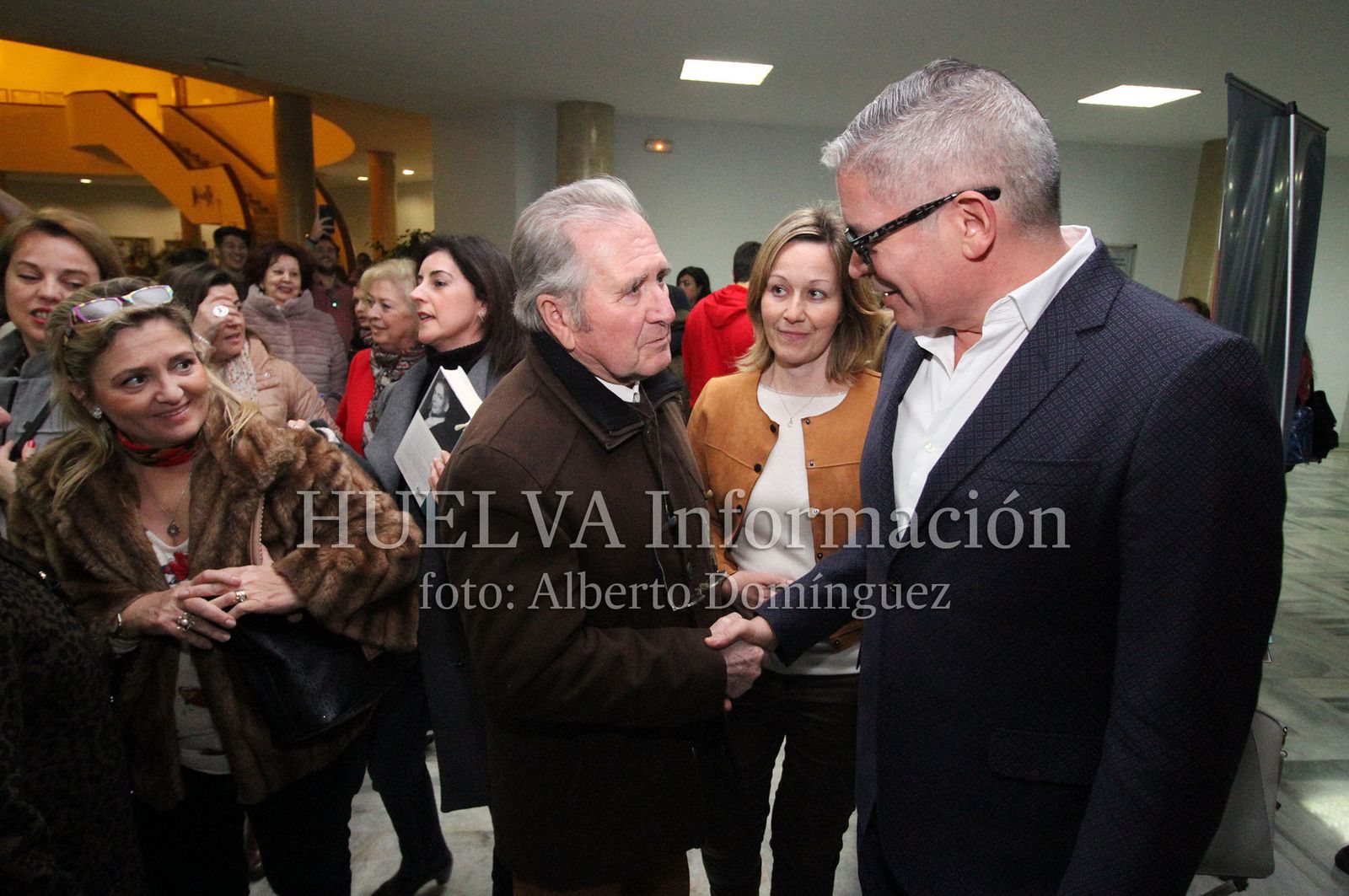 Boris Izaguirre presenta "Tiempo de Tormentas" en la Universidad de Huelva, en imágenes