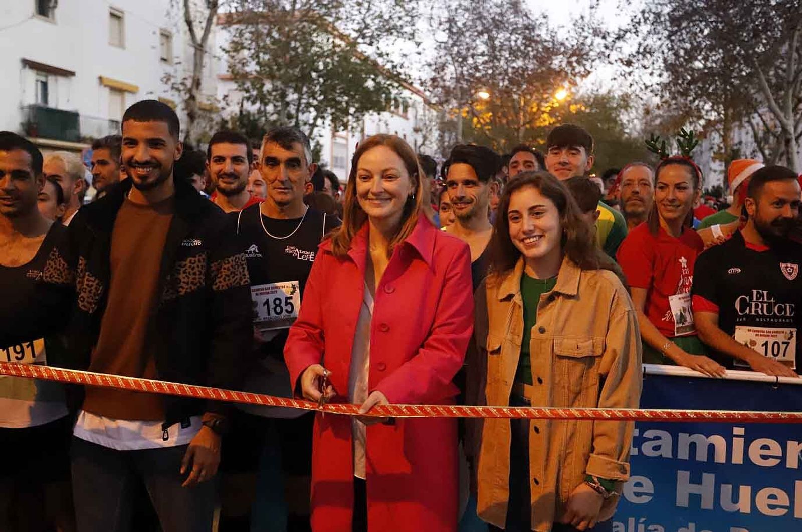 Imágenes de la carrera de San Silvestre en Huelva