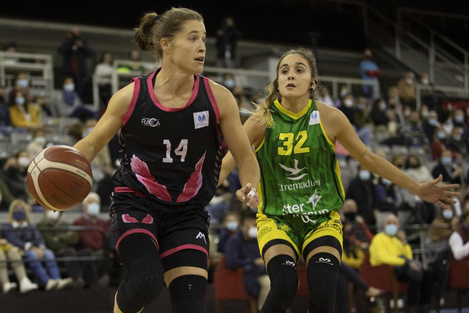 Patricia Benet en el duelo de la primera vuelta en el conjunto extremeño.