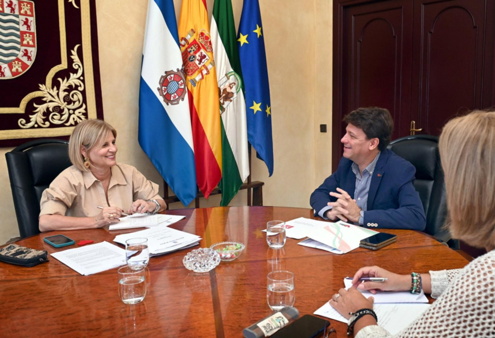 Encuentro de la alcaldesa con la Plataforma del Voluntariado. Encuentro de la alcaldesa con la Plataforma del Voluntariado.