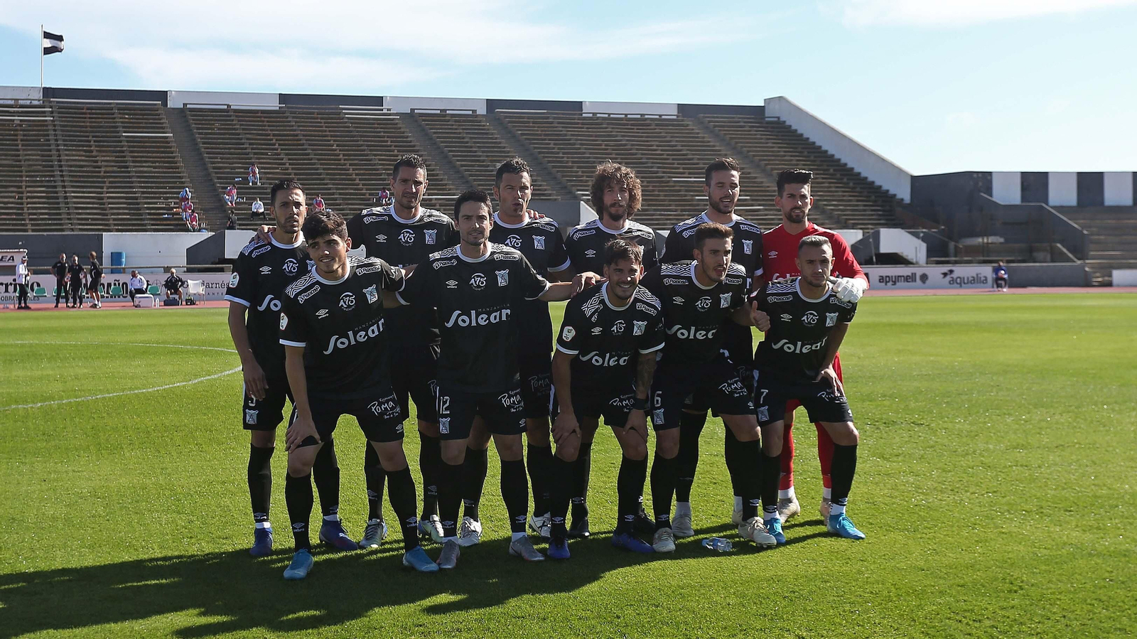 Formación inicial del Atlético Sanluqueño en el Municipal de La Línea