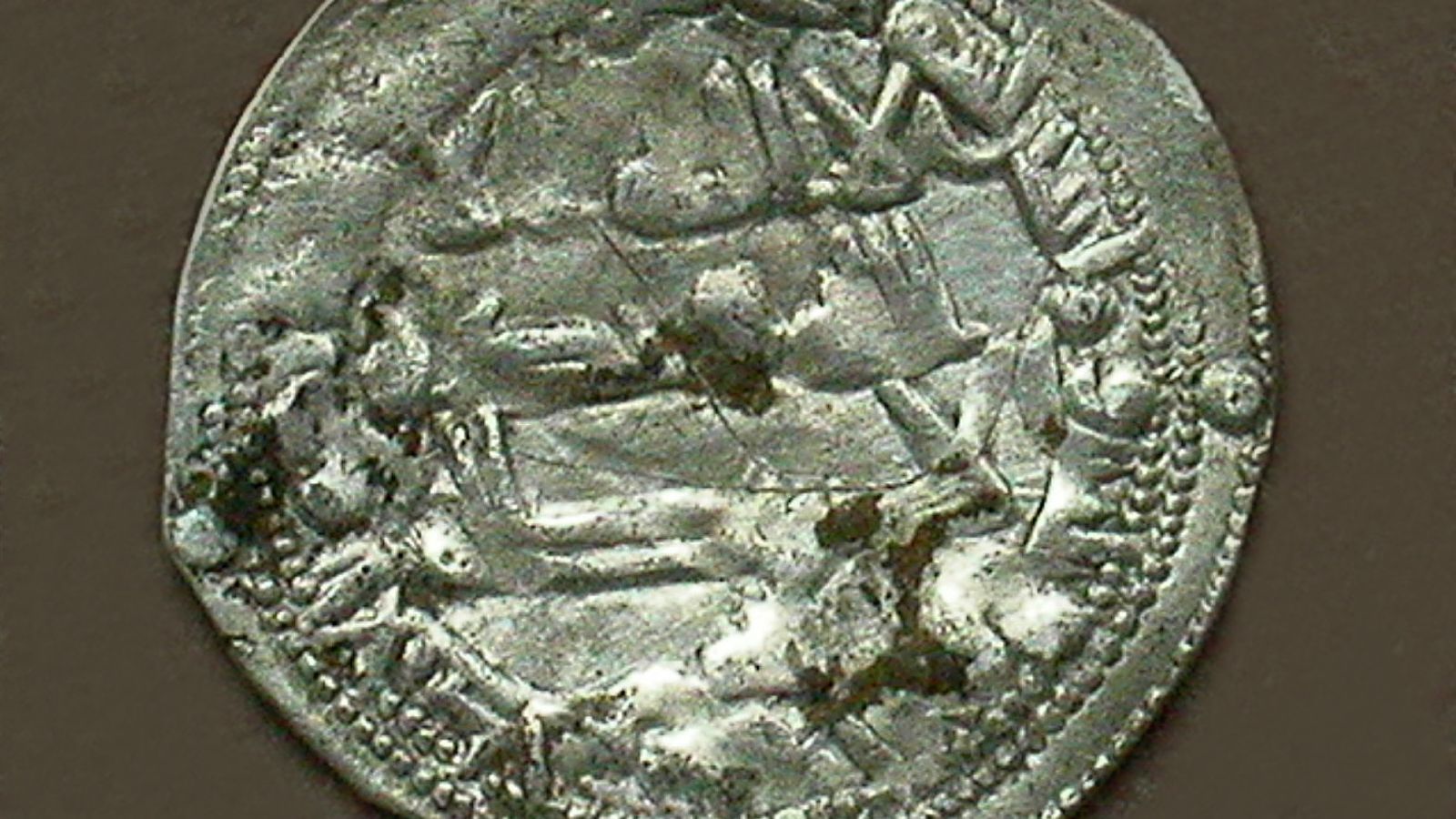 Dirhem acuñado durante el reinado del califa ‘Abderrahmán III en el año 949 (Museo Municipal de Algeciras).