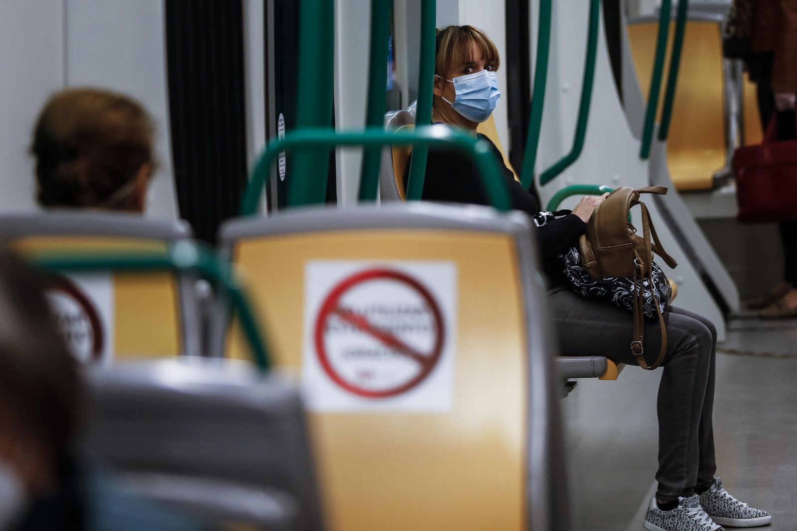 Las nuevas restricciones en los horarios del Metro y los autobuses de Granada que recoge el BOJA