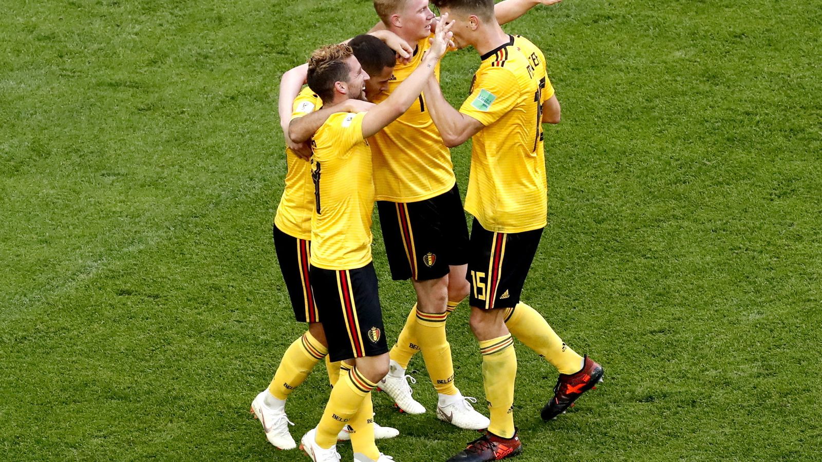 Jugadores belgas celebran un gol