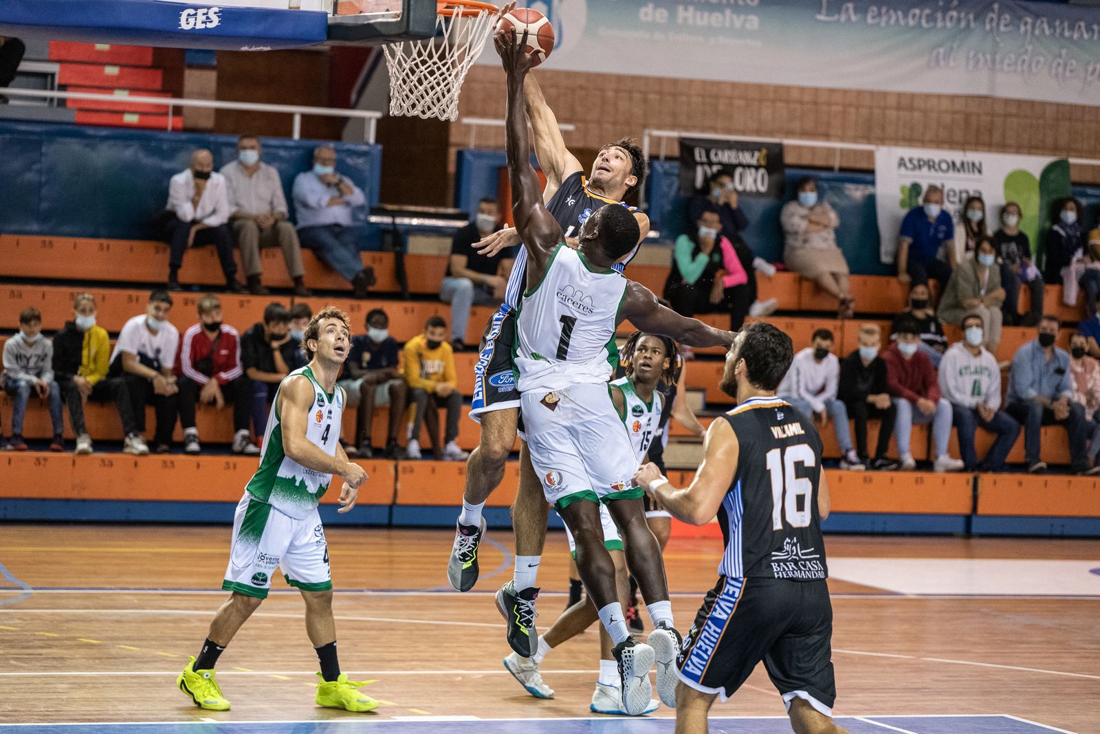 Baloncesto: Imágenes del Huelva Comercio - Extremadura