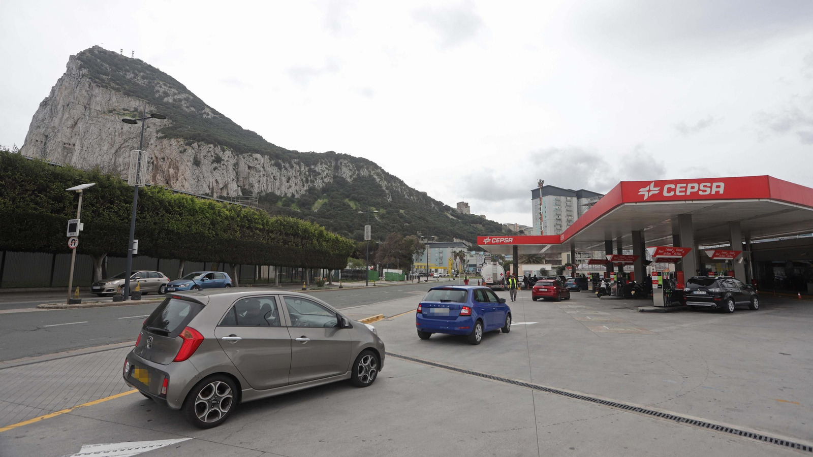 Fotos de colas en las gasolineras del Campo de Gibraltar