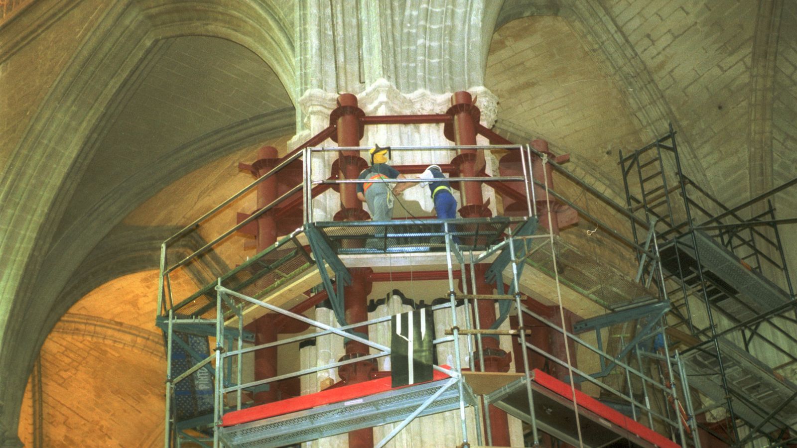 La restauración de los pilares de la Catedral.