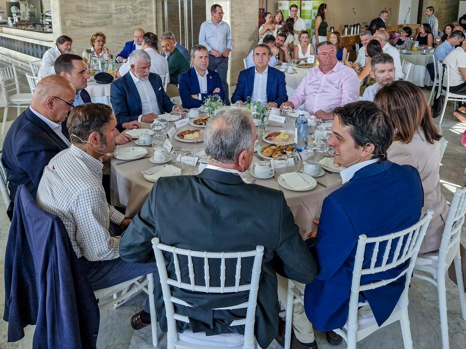 Desayuno, Coloquio "Redefiniendo el Rumbo: Jaén y su Nuevo Modelo de Ciudad"