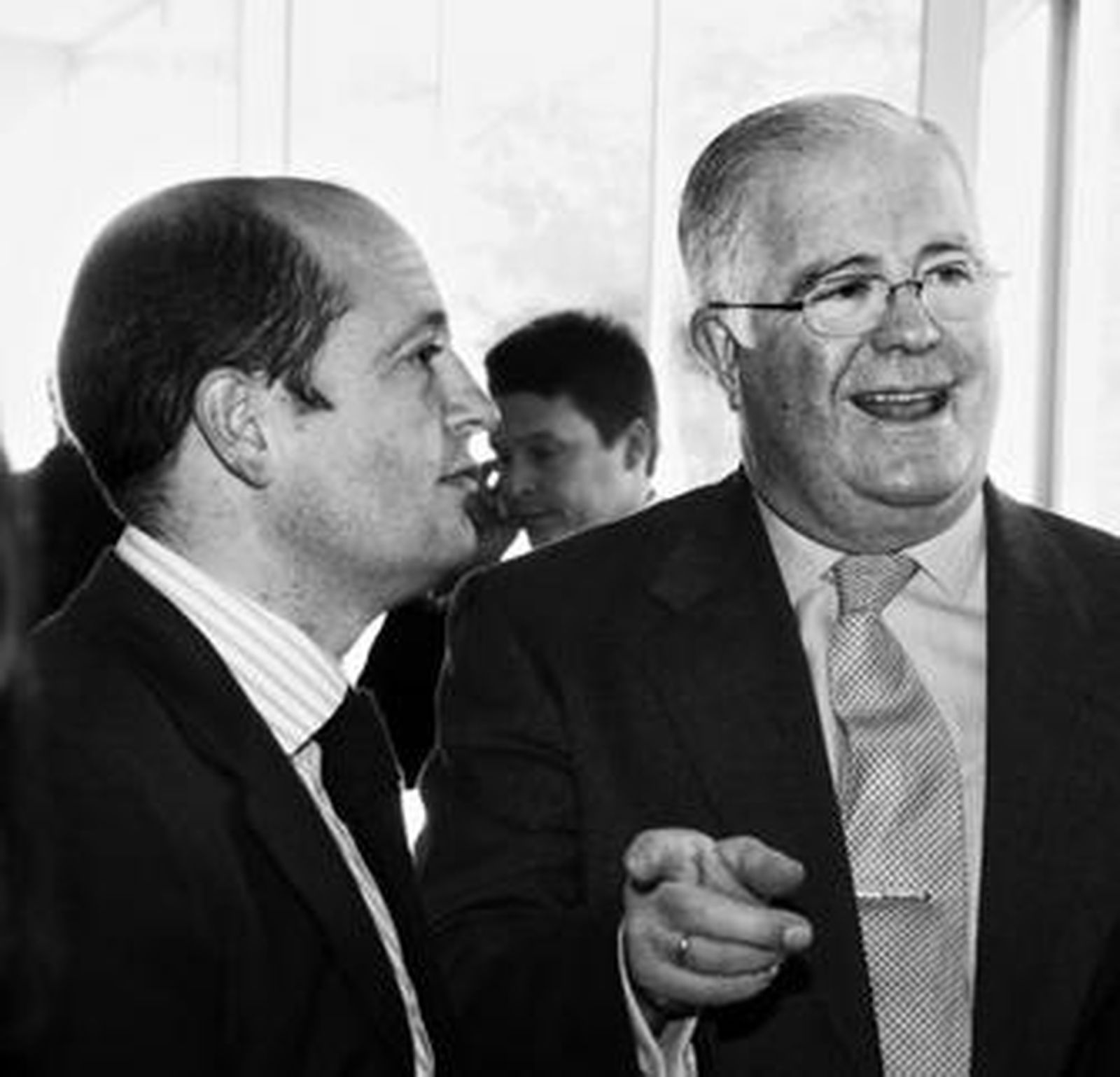 Juan Porres (Landaluz), María José Rubin de Celis (Caenre), J. Carlos Gil de Biedma (CAM) y Pedro Álvarez (Cointa), momentos antes de la conferencia del director general de la CAM.