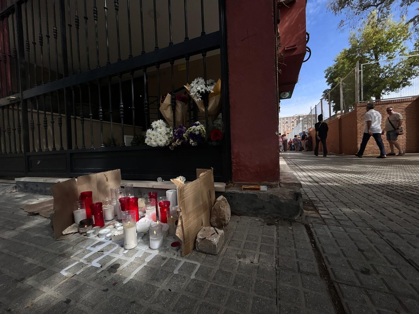 Trágico suicidio de una menor en Sevilla tras denuncias de acoso escolar: "Nuestra prioridad es el alumnado y la familia"
