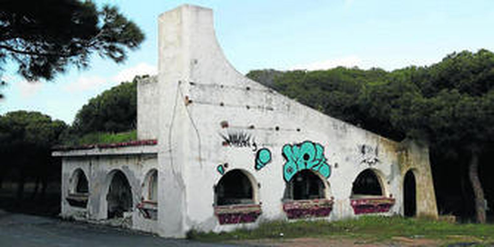 Una imagen actual del que fuera el edificio de recepción del antiguo Catapún.