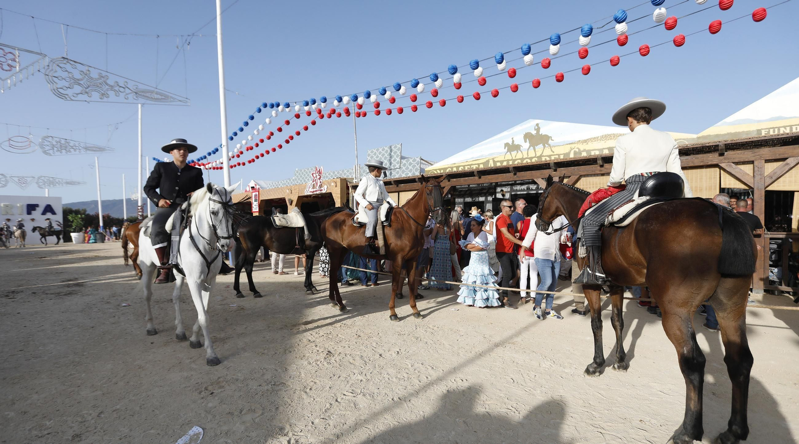 Búscate en las fotos del viernes en la Feria de Tarifa