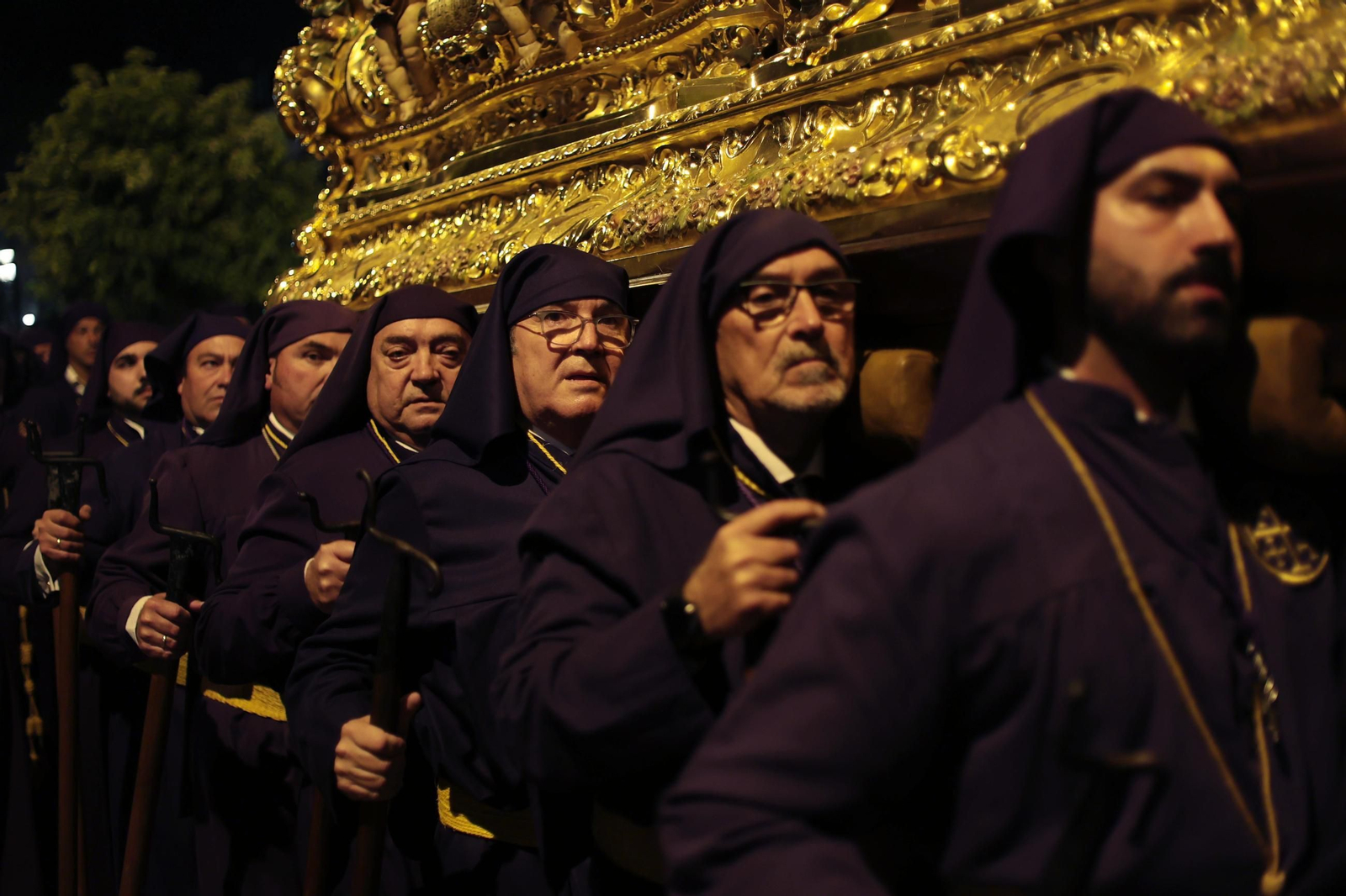 Imágenes de las Hermandades de la madrugada del Viernes Santo en Jerez 2025