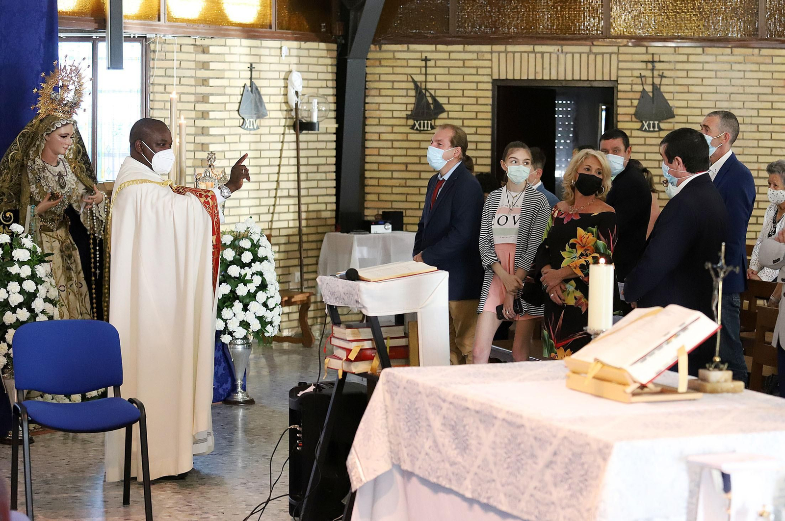 Bendición de María Santísima de la Trinidad en la iglesia de la Sagrada Familia