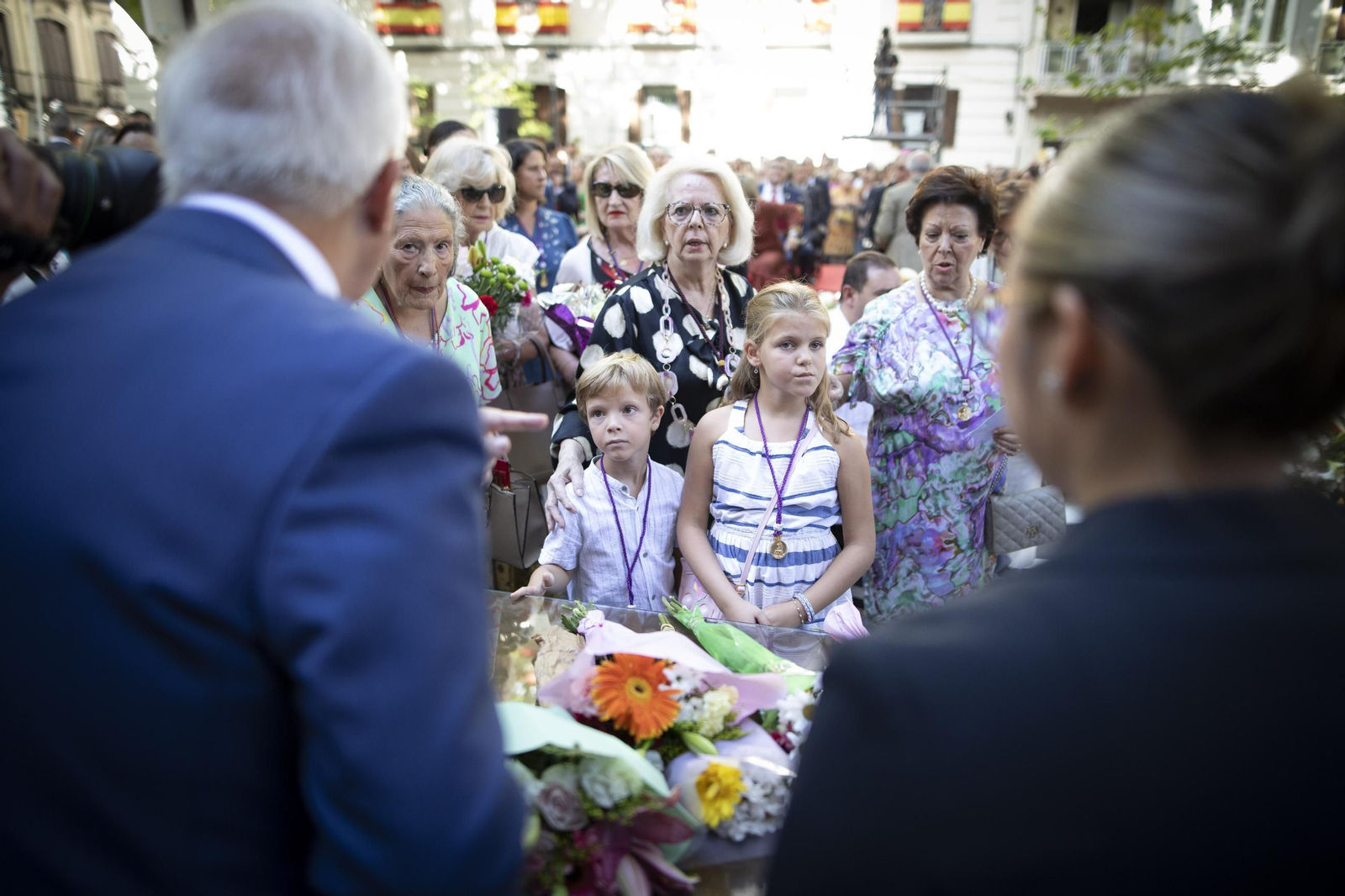 Así ha sido la la tradicional ofrenda a la patrona de Granada