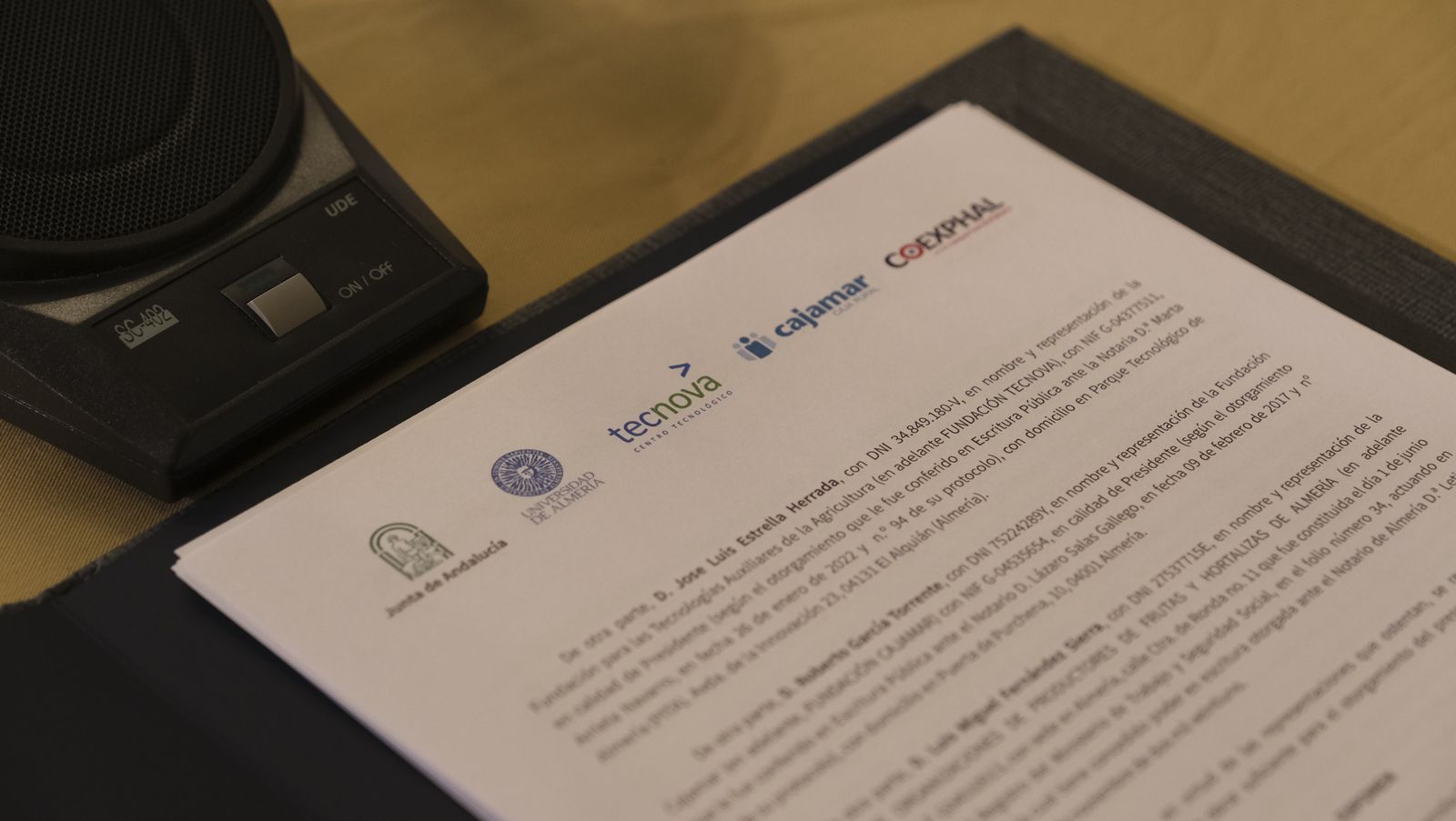 Imágenes de la firma del convenio para el impulso del Instituto Mixto de Investigación