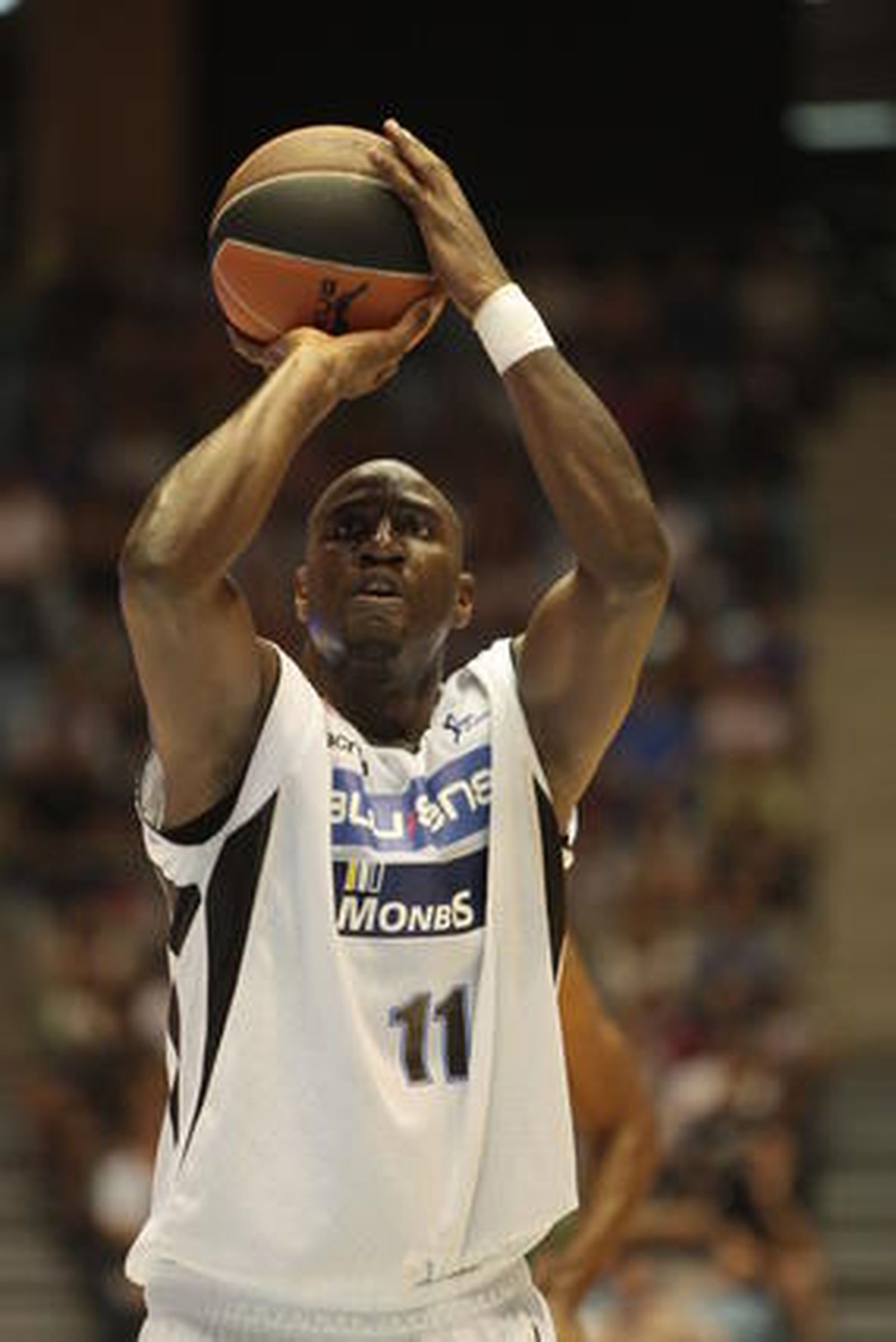 Unicaja vence en Santiago al Blusens Monbus por 71-78 después de sobreponerse a un mal inicio

Foto: ACBMEDIA