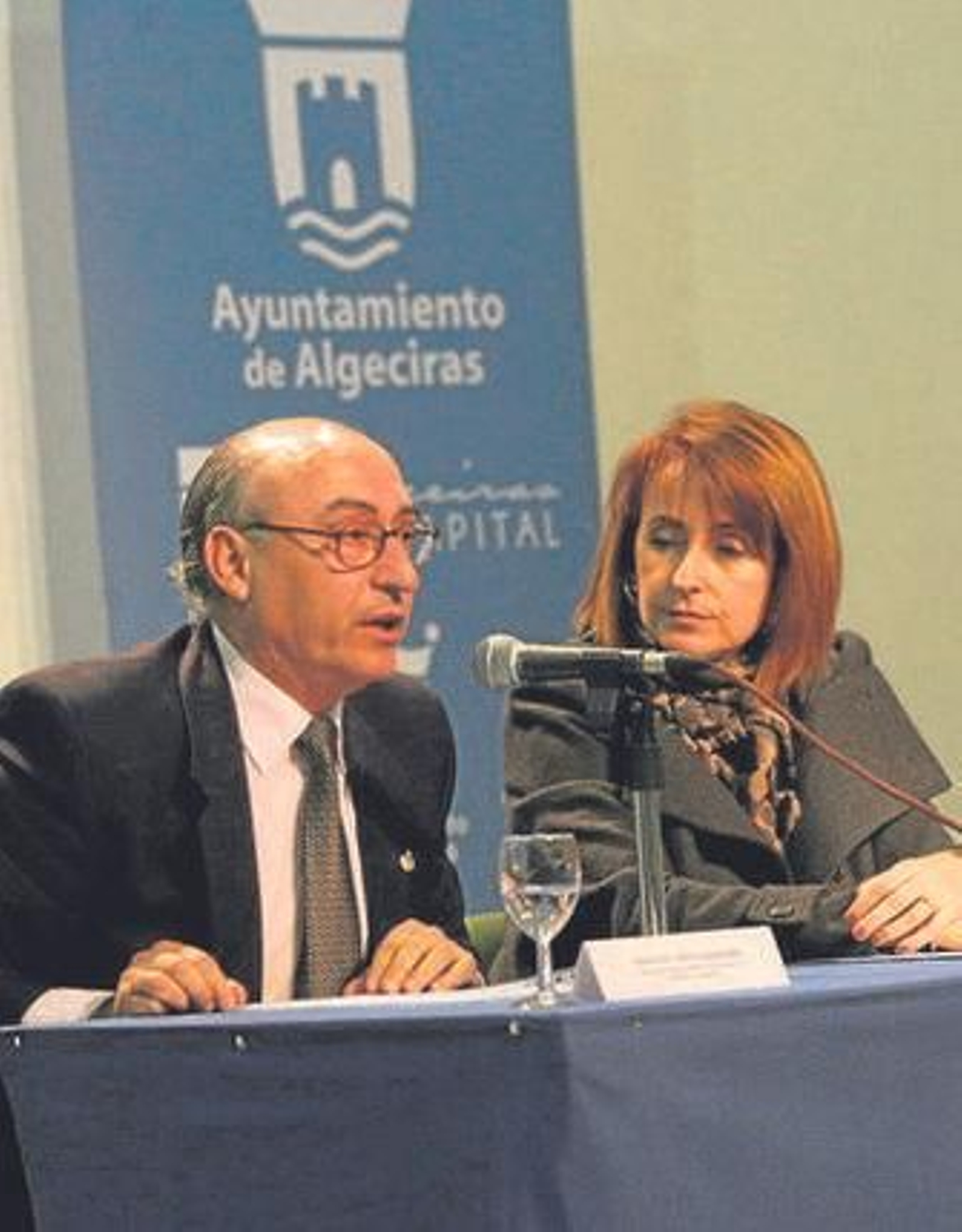Manuel Tapia Ledesma y Pilar Pintor, ayer, en el José Luis Cano.