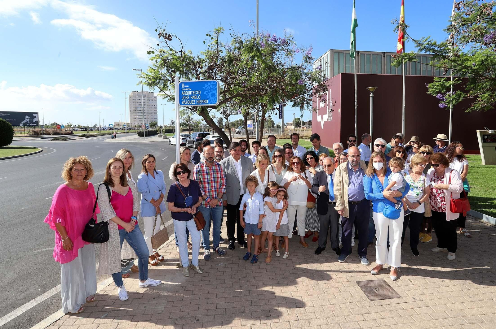 La Glorieta 'Arquitecto José Pablo Vázquez Hierro' ya luce descubierta en Huelva