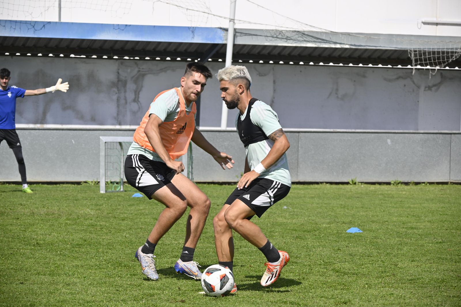 Adrià Arjona y Antonio Salinas durante un entrenamiento del Recre.