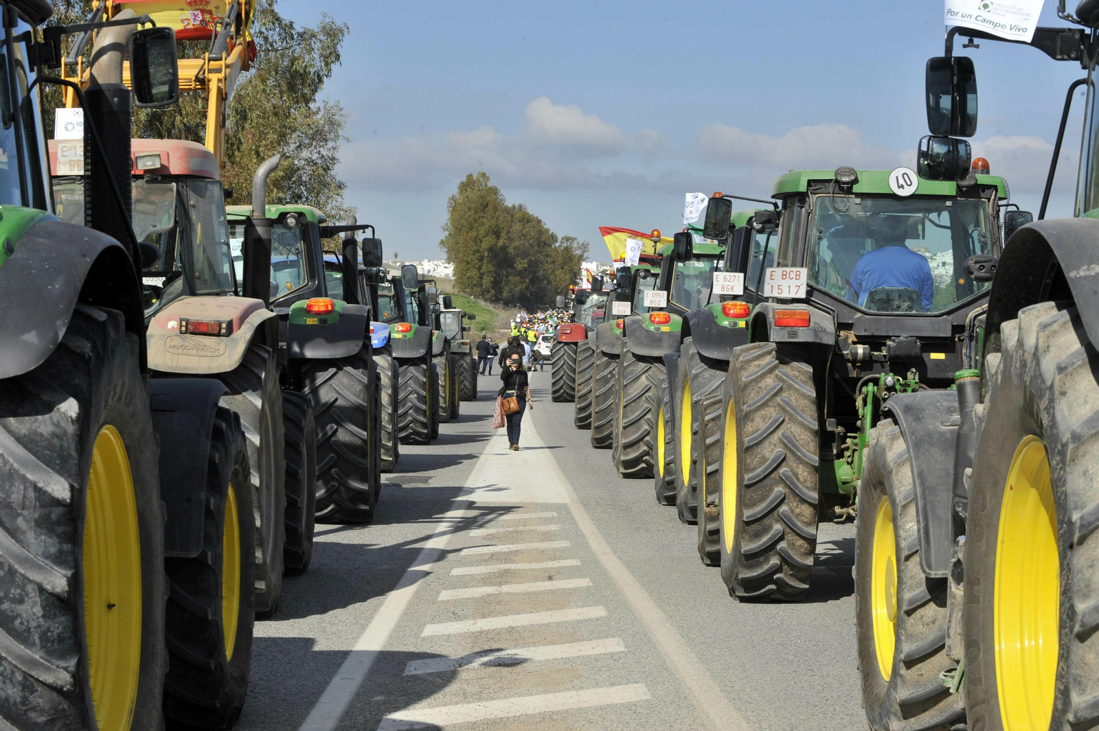 Imágenes de la tractorada reivindicativa en Villamartín