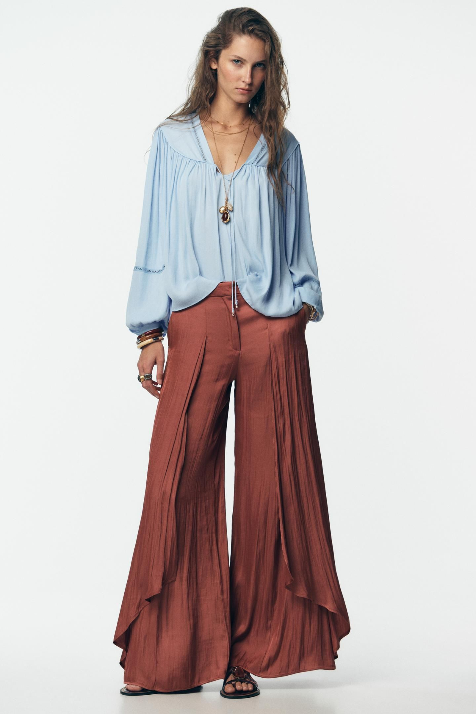 Pantalones boho de Zara.