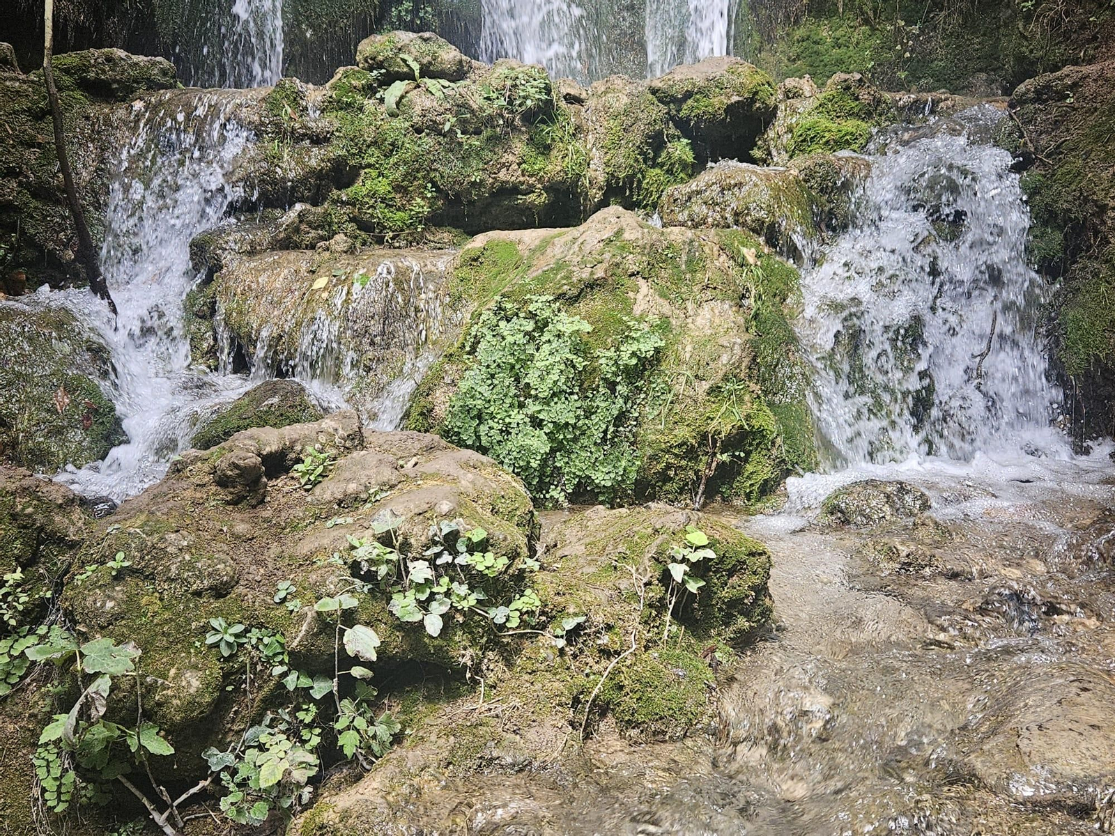 Así está en septiembre la preciosa cascada que puedes ver en Jaén