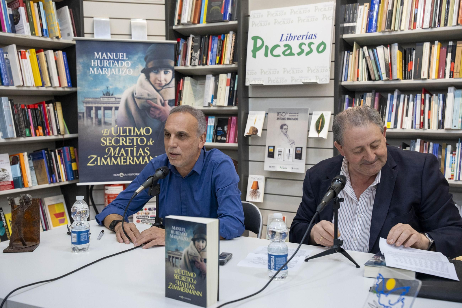 La presentación en Almería de la novela escrita por Manuel Hurtado, en imágenes