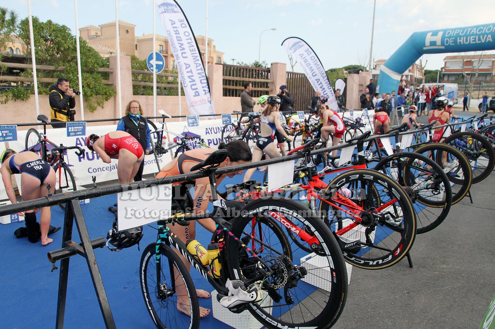 Triatlón en Huelva, imágenes de la Copa de Europa y Campeonato Iberoamericano