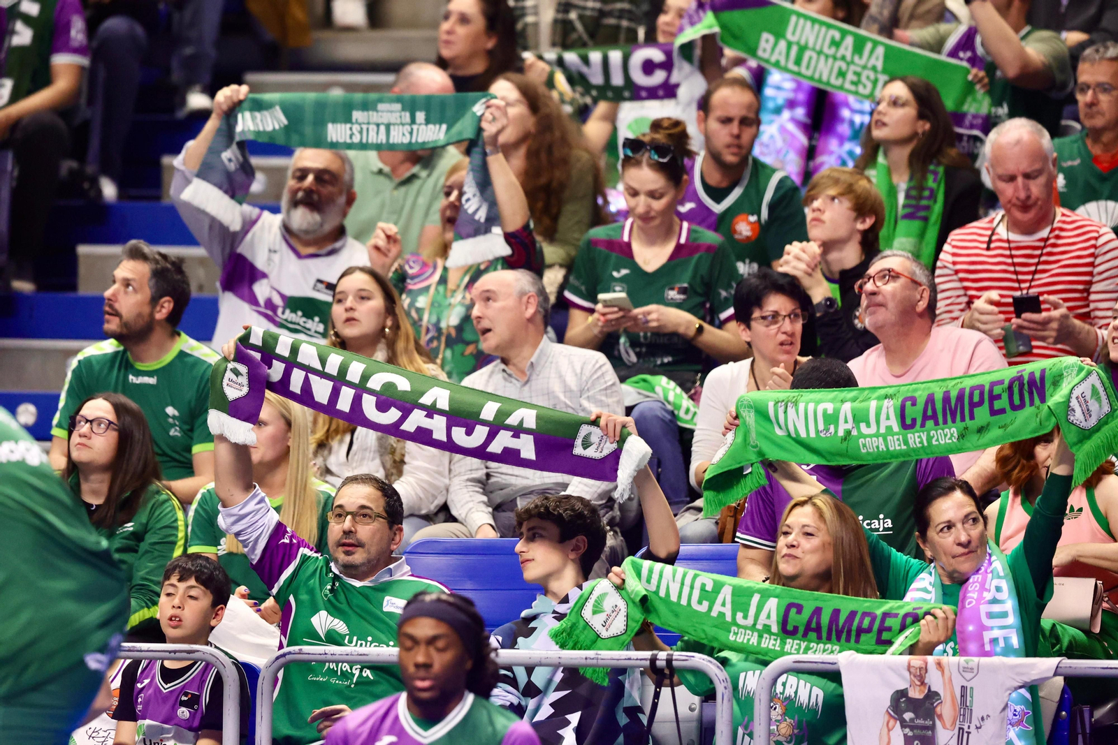Búscate en las gradas del Carpena en el Unicaja Baloncesto - Real Madrid