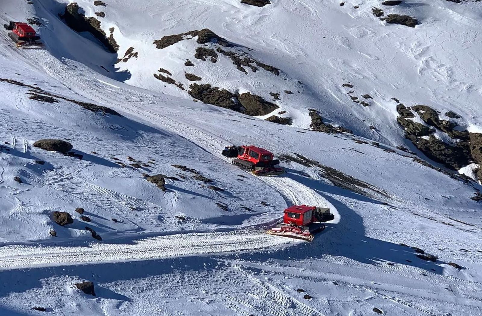 Acceso a la Laguna por el 'carril de verano'.