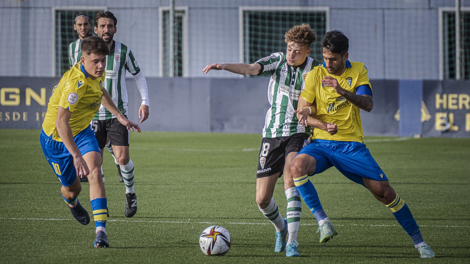Las imágenes del triunfo del Córdoba CF ante el Cádiz B