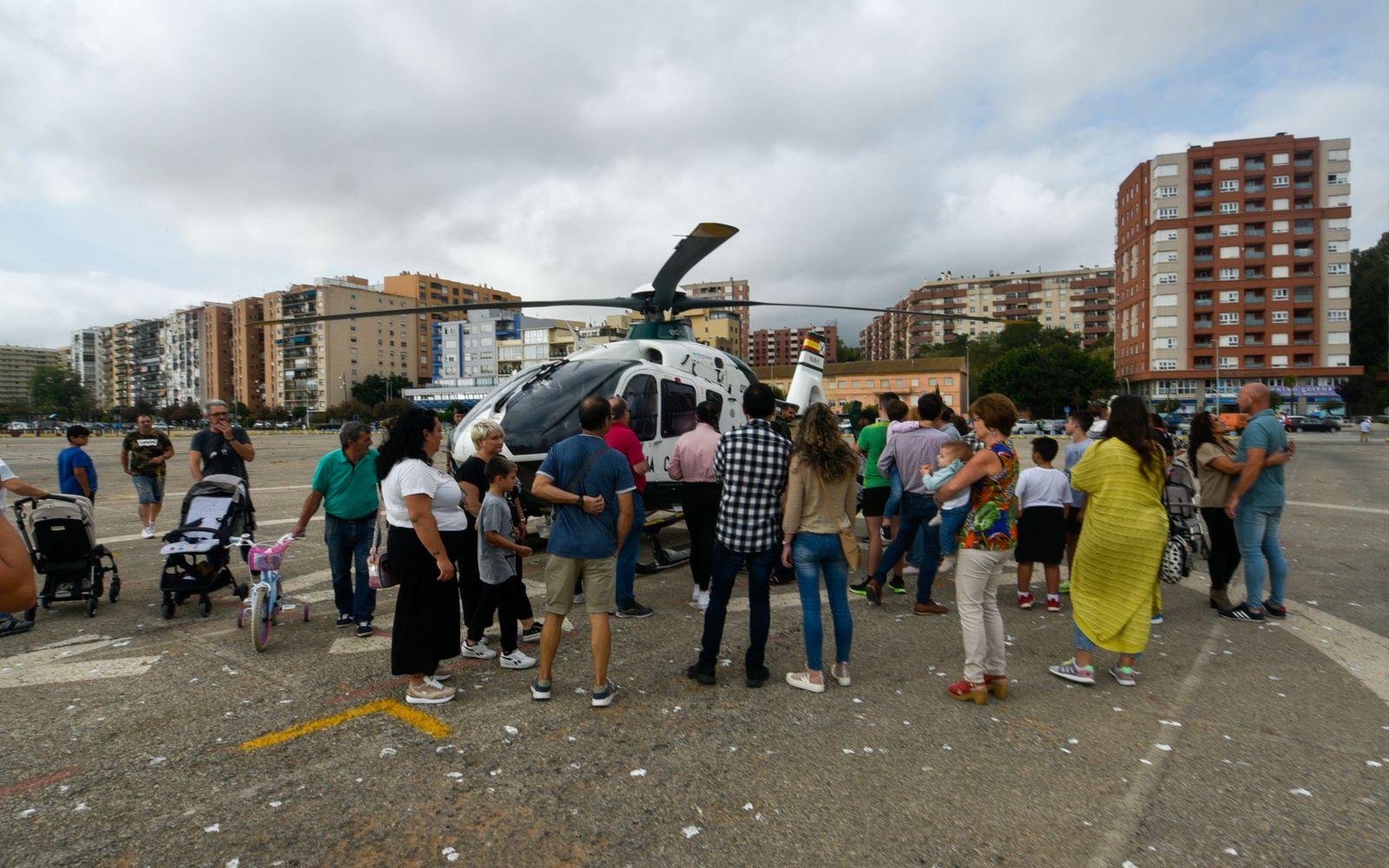 Las fotos de la exhibición de medios de la Guardia Civil en el llano amarillo
