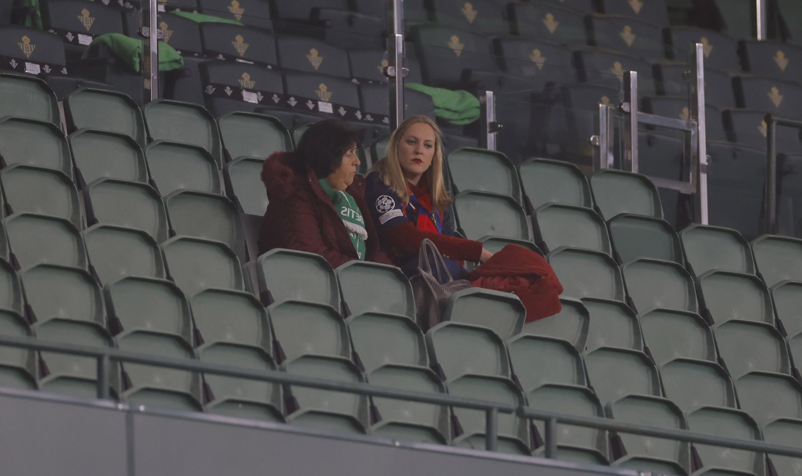 Búscate en las fotos del Betis-Barcelona