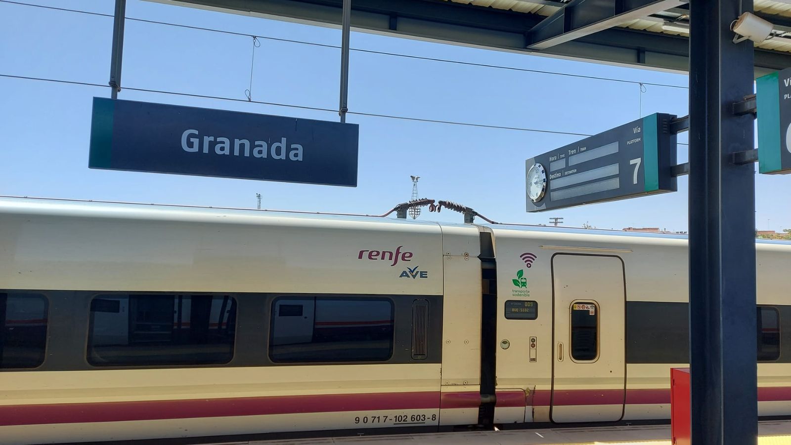 Un AVE pasa por Granada