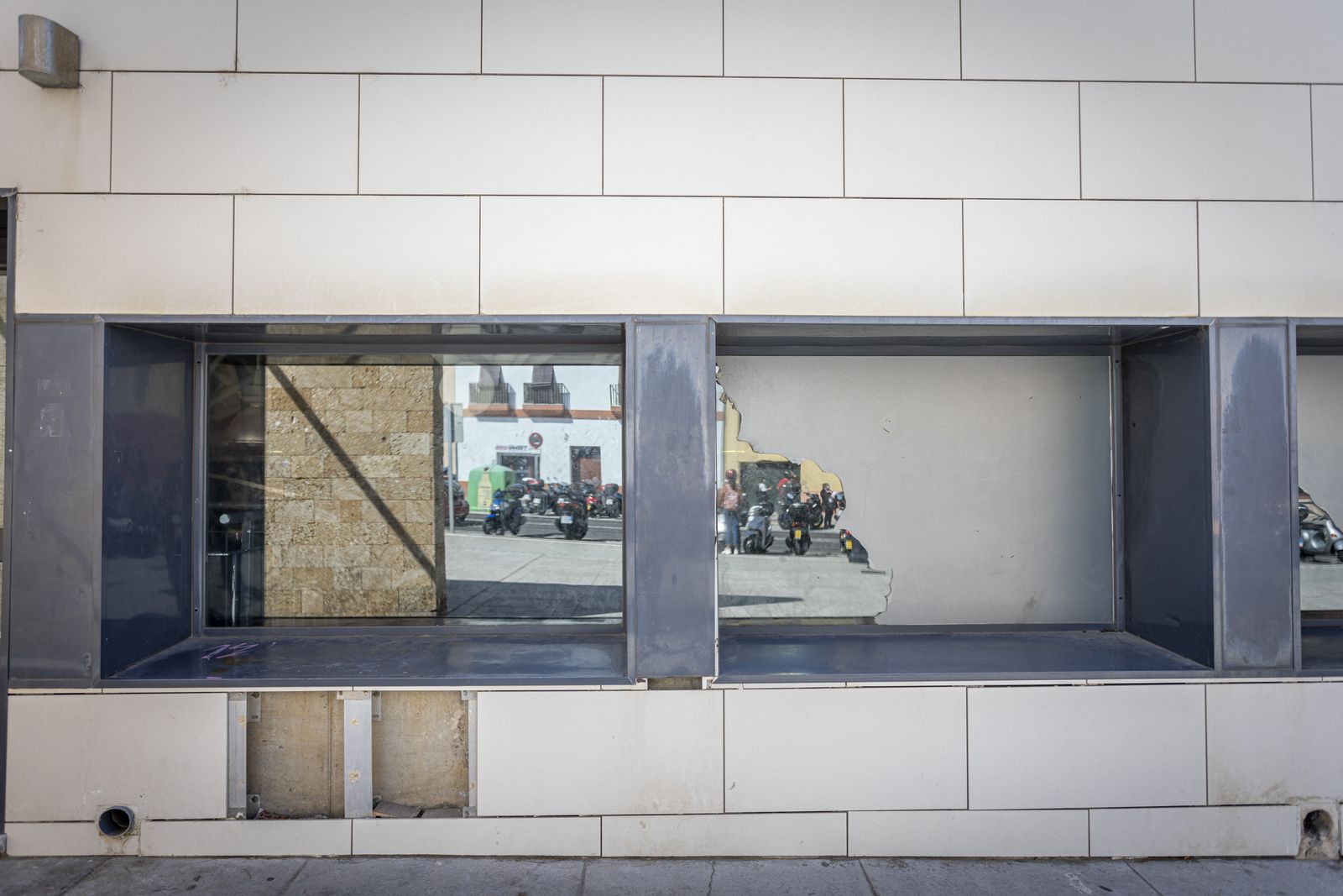 Imágenes del mirador del Campo del sur en mal estado