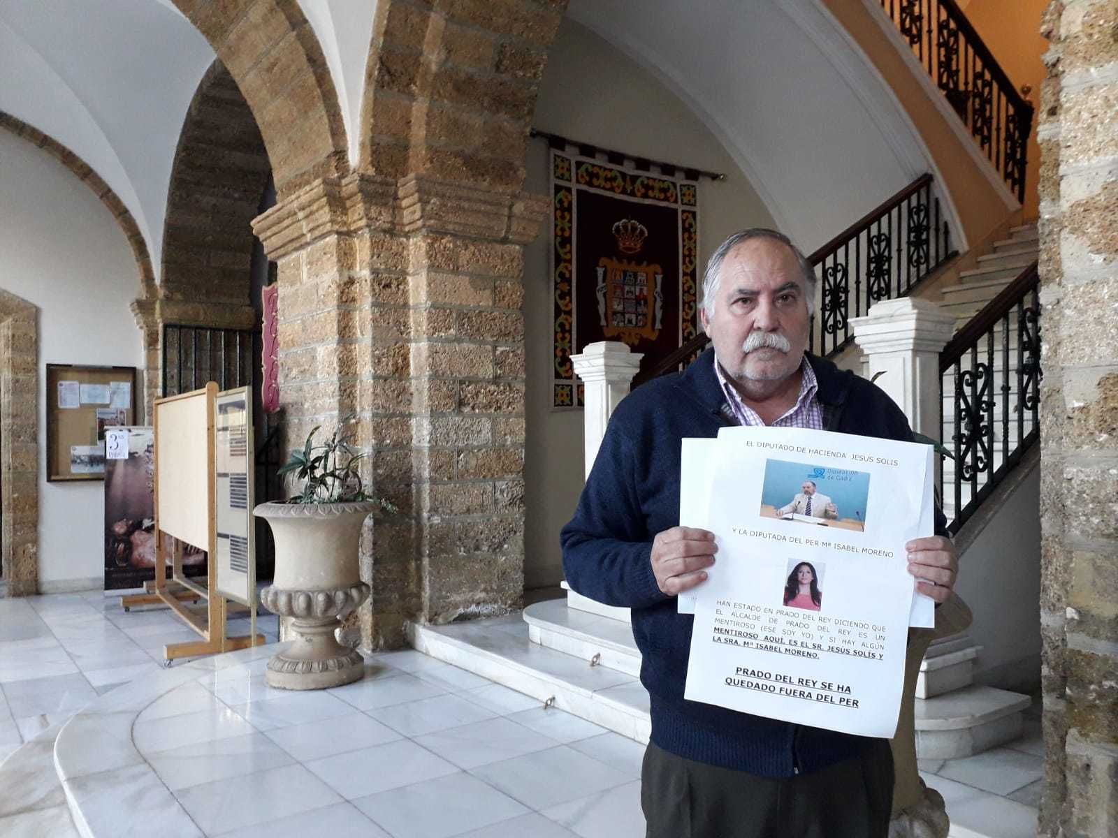 El alcalde de Prado del Rey, José Ramón Becerra, en la sede provincial de la Diputación.