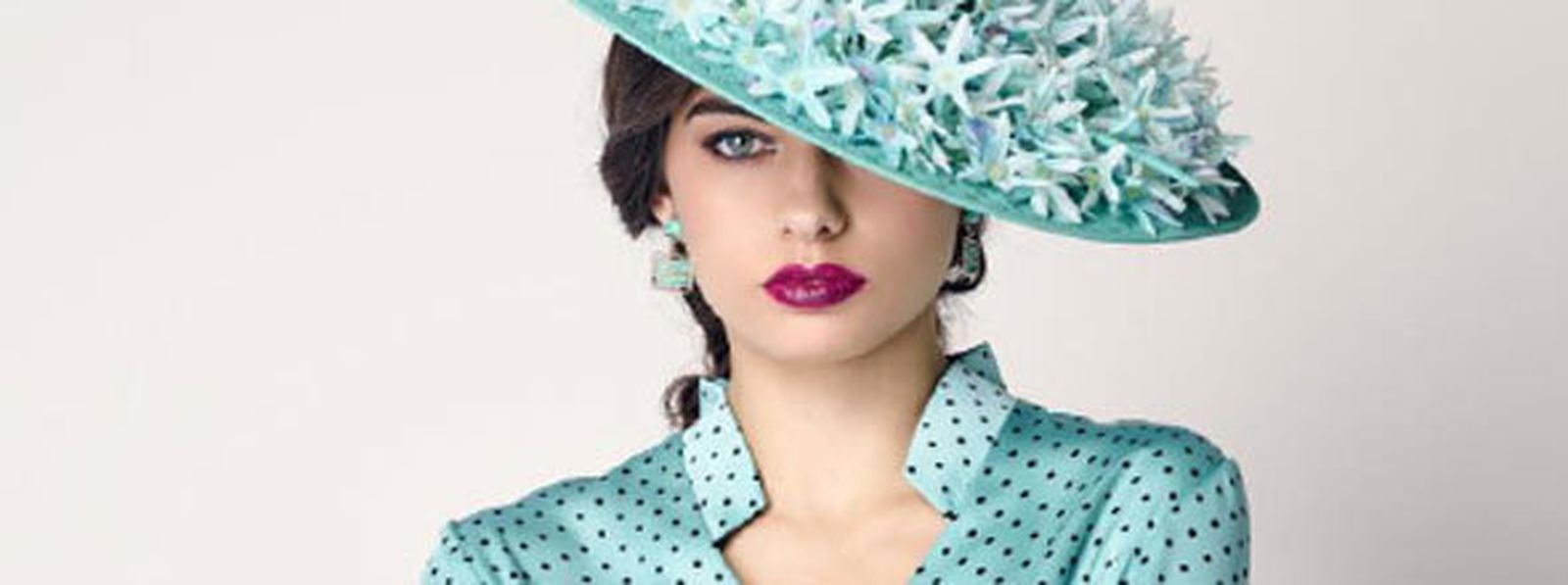 Uno de los estilismos disponibles en Tengo una boda. / AGENCIAS