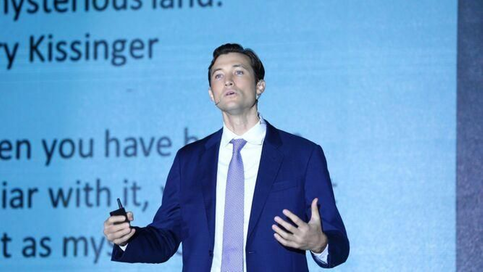 Ben Harburg, en una conferencia.