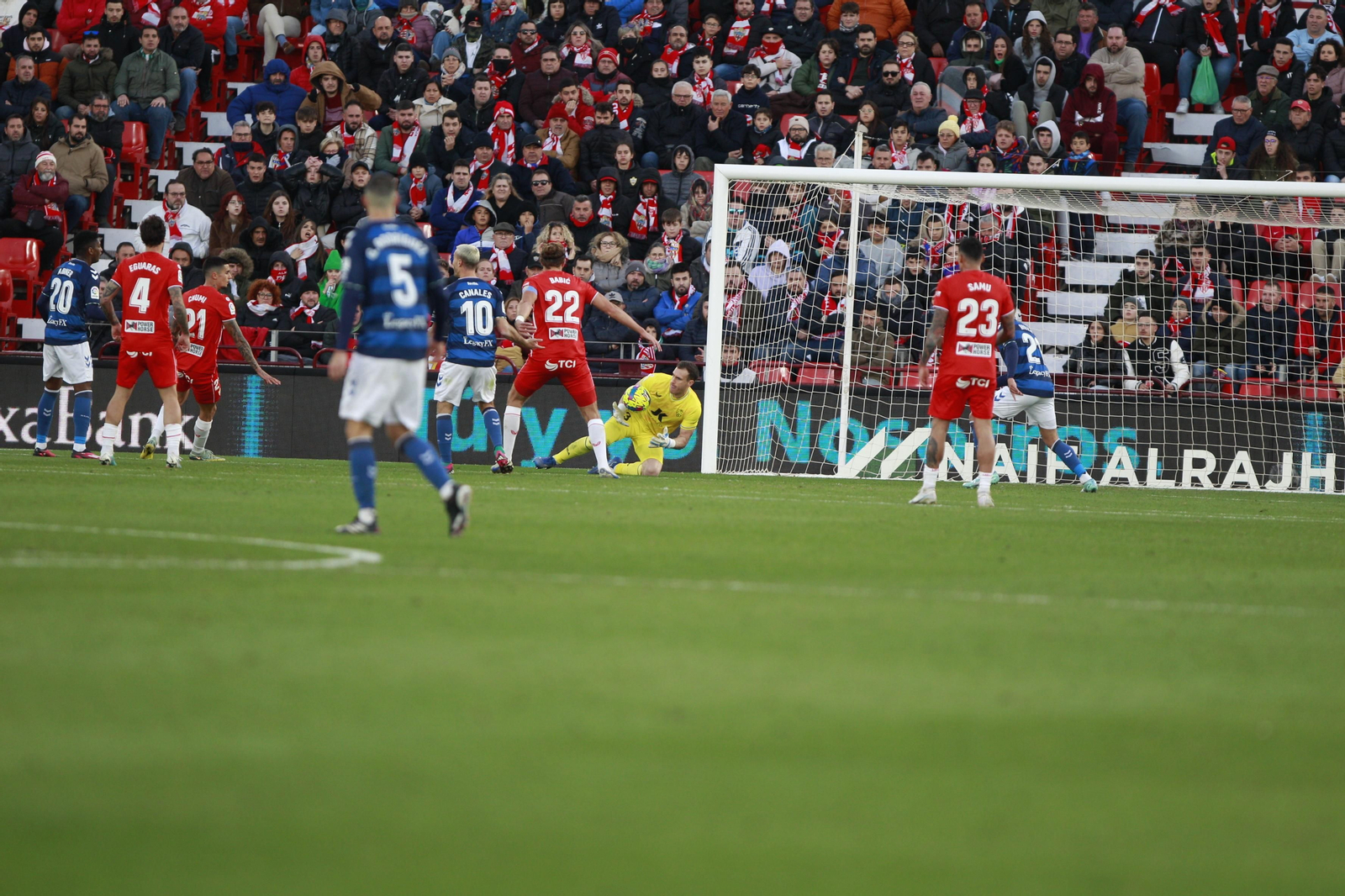 Imágenes del partido de fútbol U.D. Almería-Real Betis Balompié