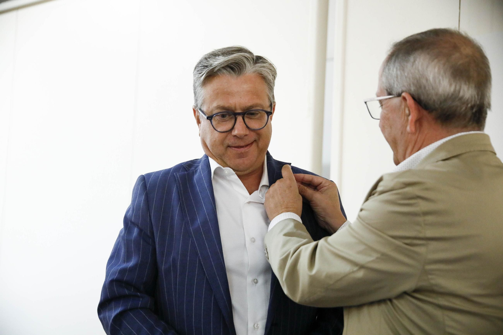 Imágenes del nombramiento como colegiado de honor a Santiago Alfonso en el colegio oficial de arquitectos de Almería