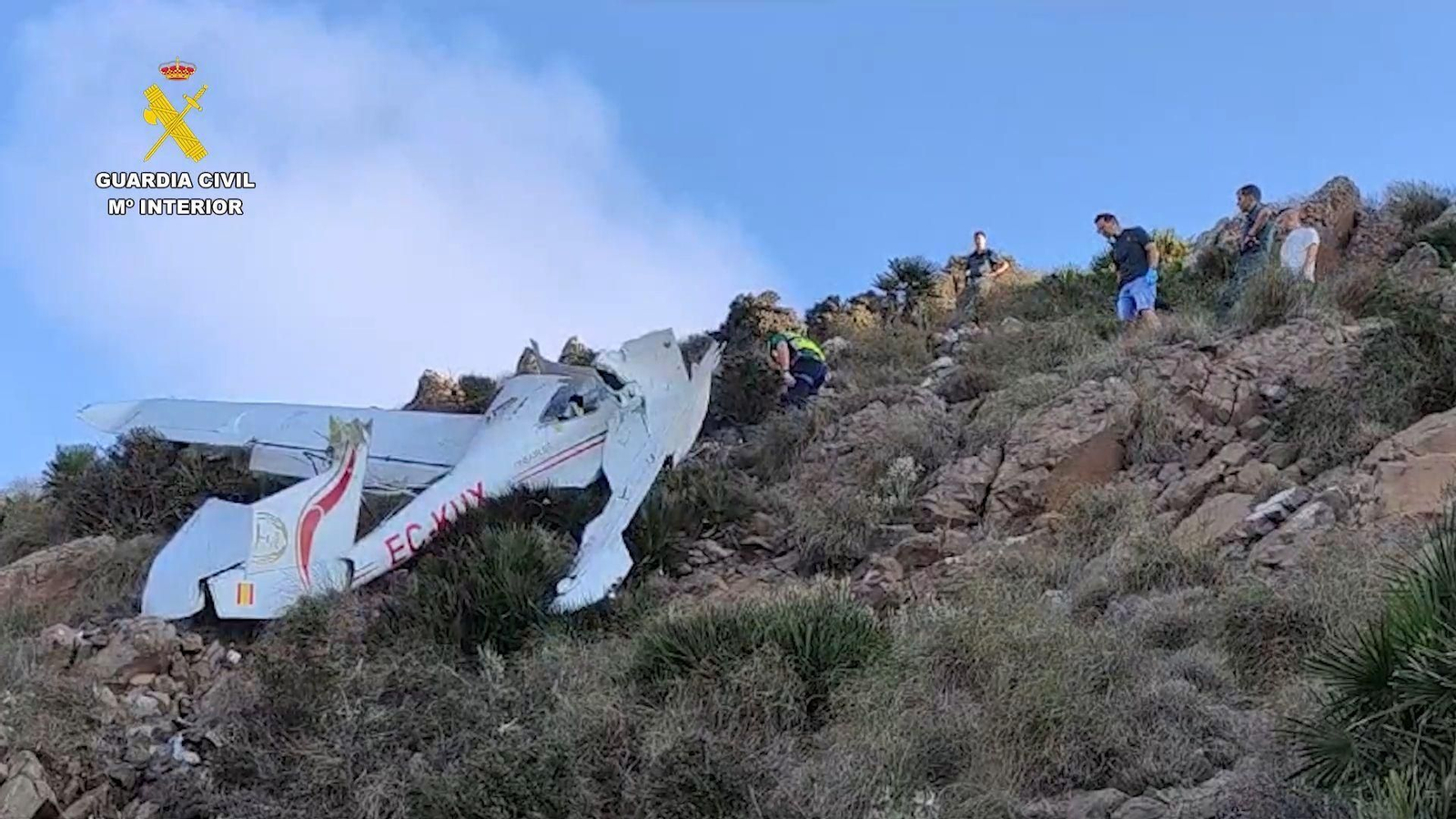 La avioneta que impactó en Cabo de Gata contra una ladera apenas se adentró en tierra dos kilómetros