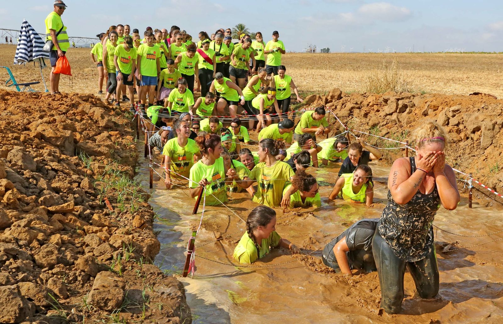 Imágenes de la carrera del barro celebrada en La Barca
