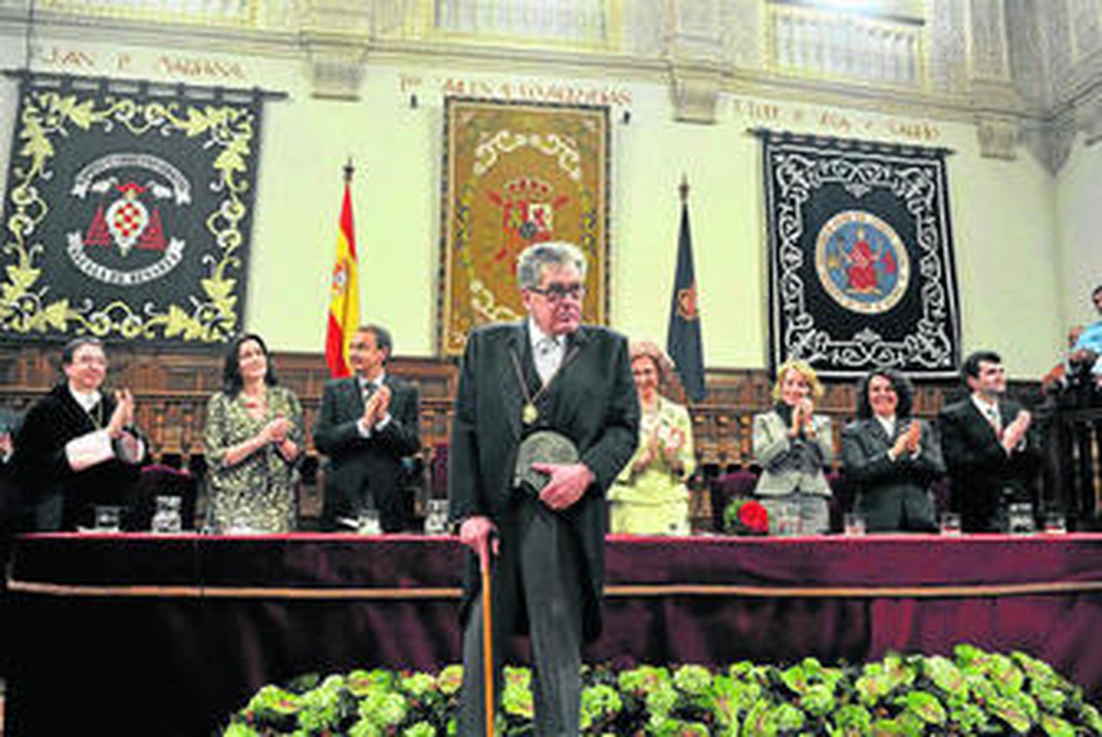 José Emilio Pacheco, ayer en el Paraninfo de la Universidad de Alcalá de Henares después de recibir el Premio Cervantes.