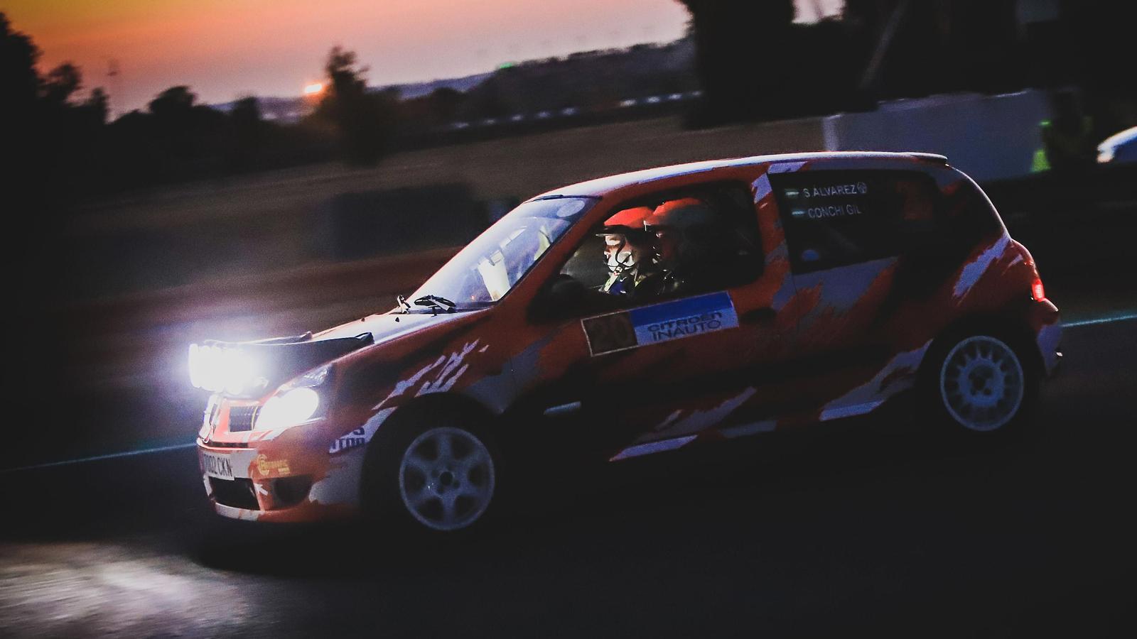 Imágenes del tramo nocturno del Rallye Ciudad de Jerez en el Circuito