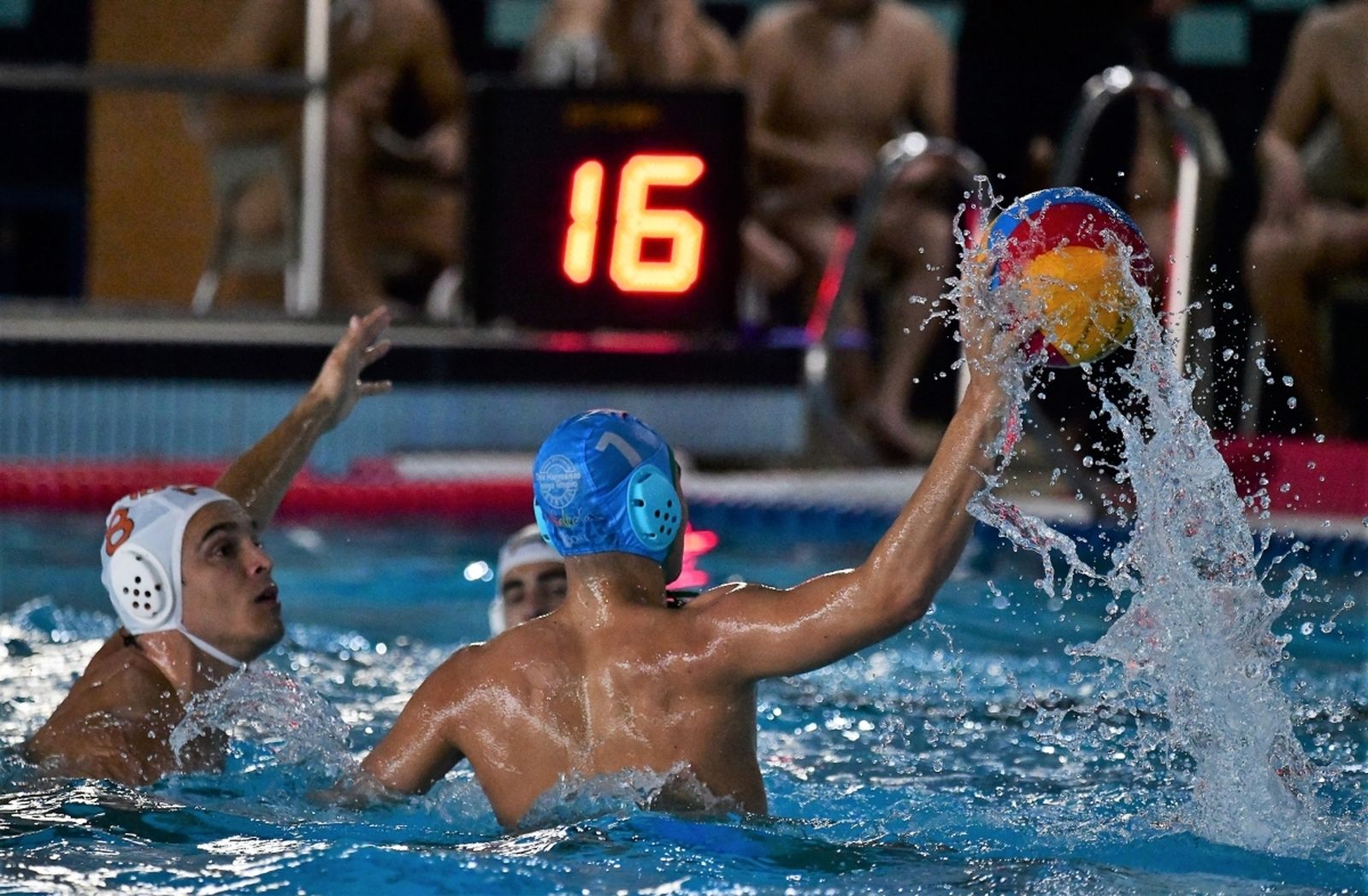 Imagen de un ataque del equipo nazareno ante el Turia.