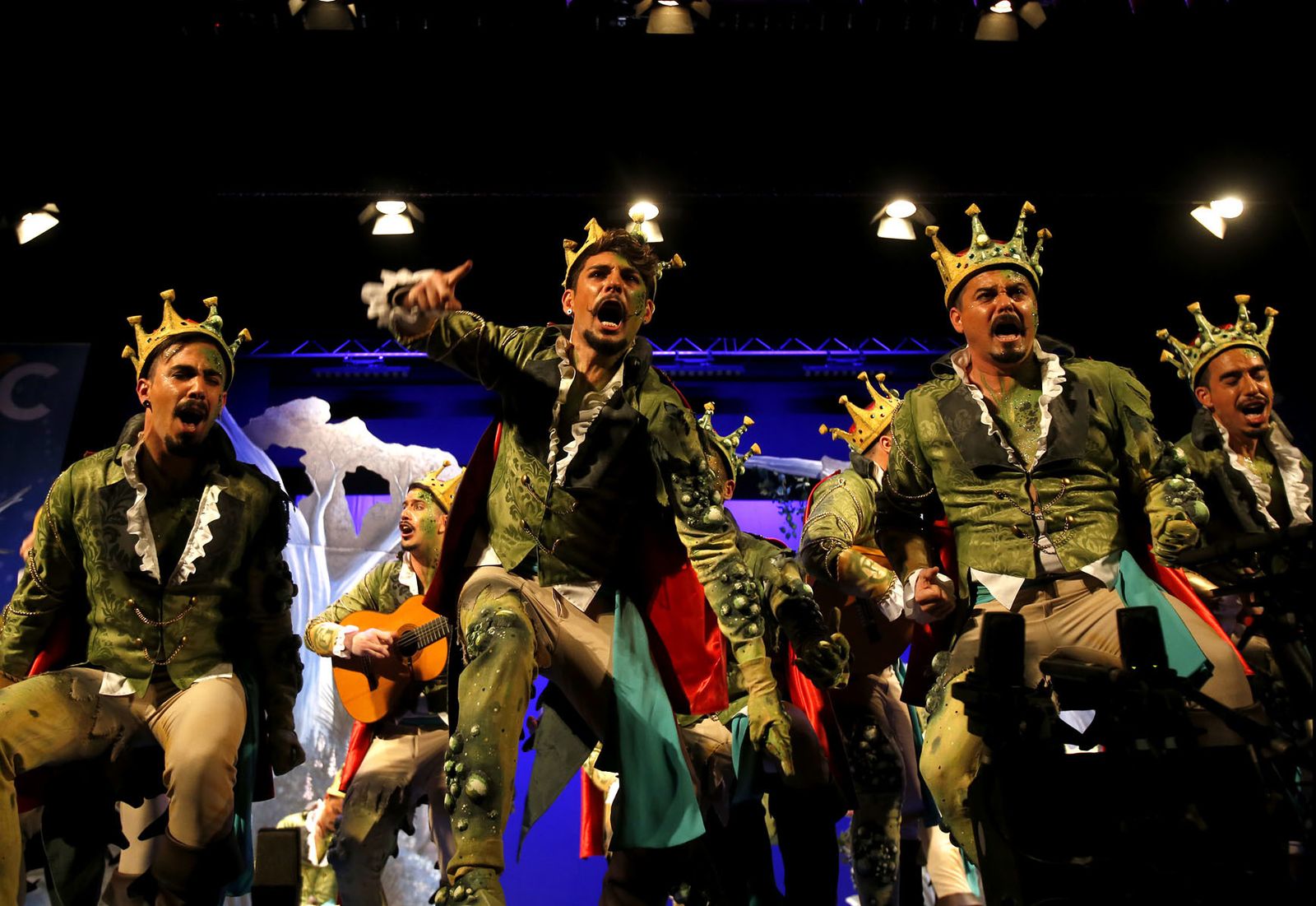 Las imágenes de la cuarta función de cuartos