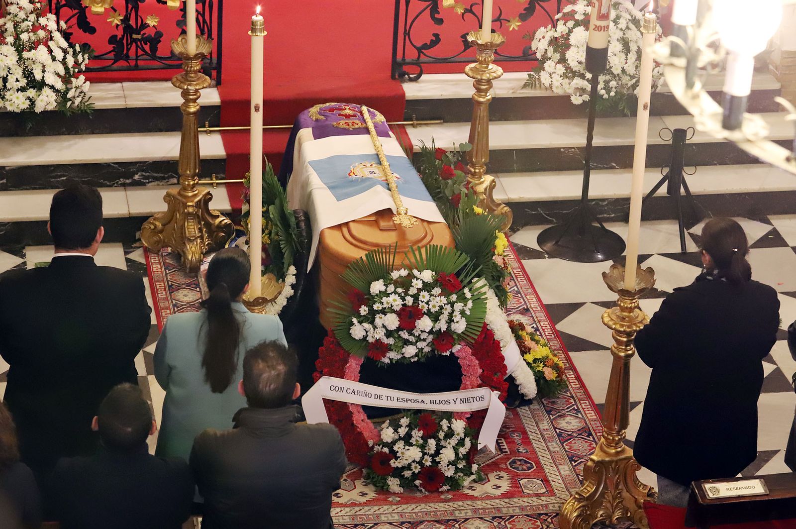 Imágenes del funeral de Bienvenido González, hermano mayor de la Cinta